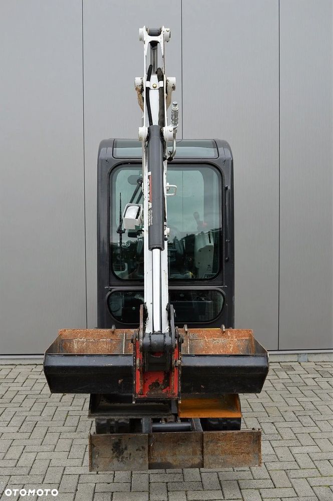 Bobcat E16 - 5