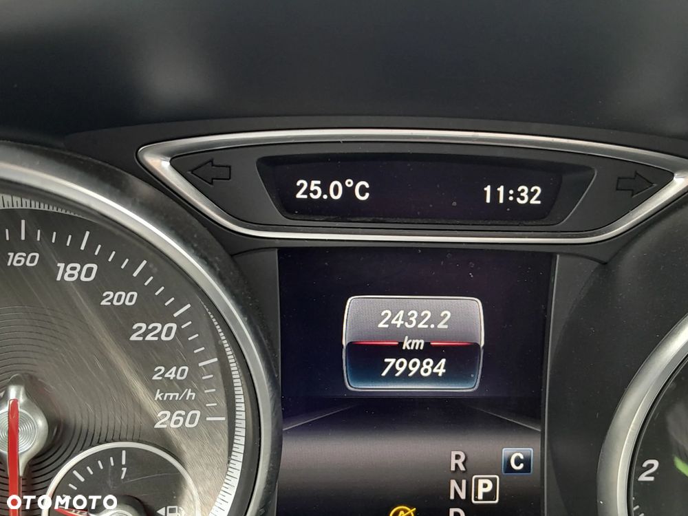 Mercedes-Benz CLA 200 7G-DCT AMG Line - 16