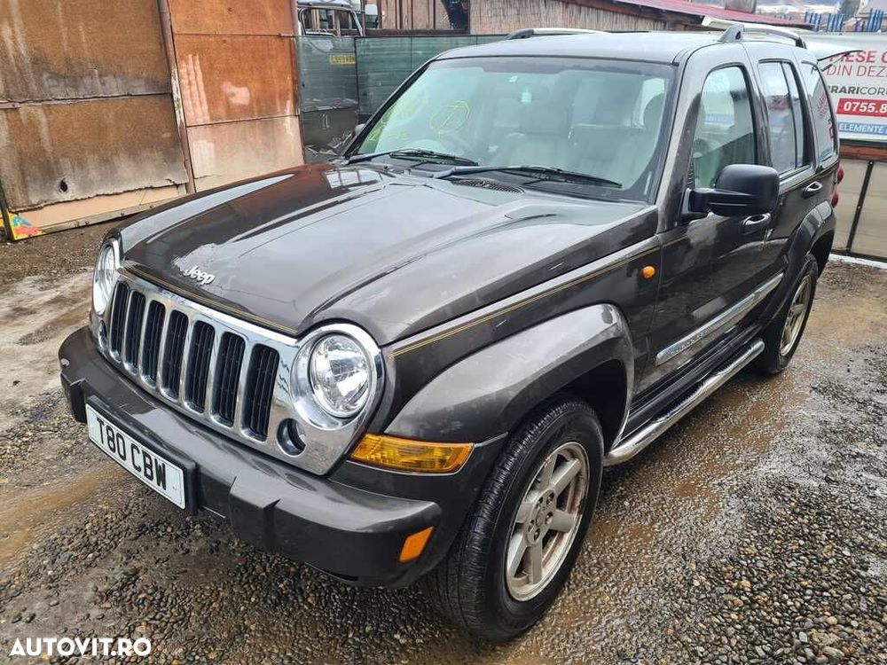 Dezmembrari dezmembrez  Jeep Cherokee III 2.8, 2.5 D - 1