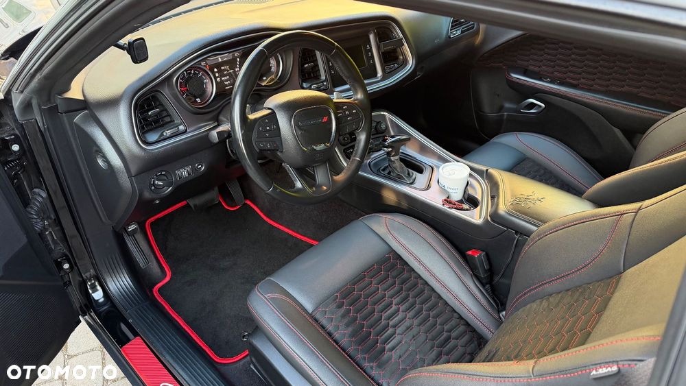 Dodge Challenger - 7