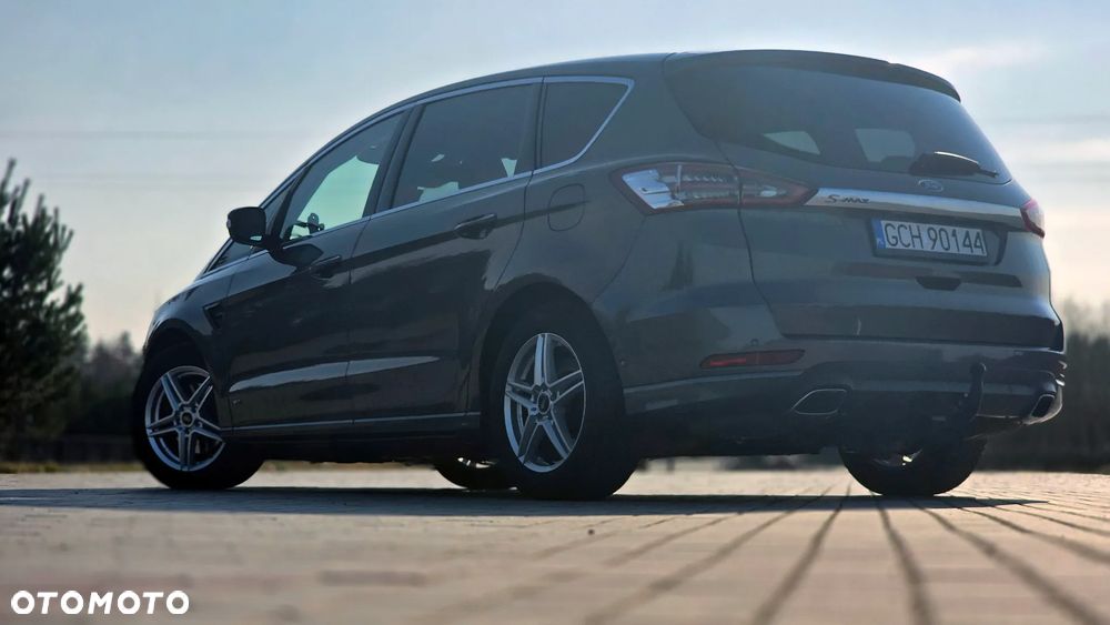 Ford S-Max - 13
