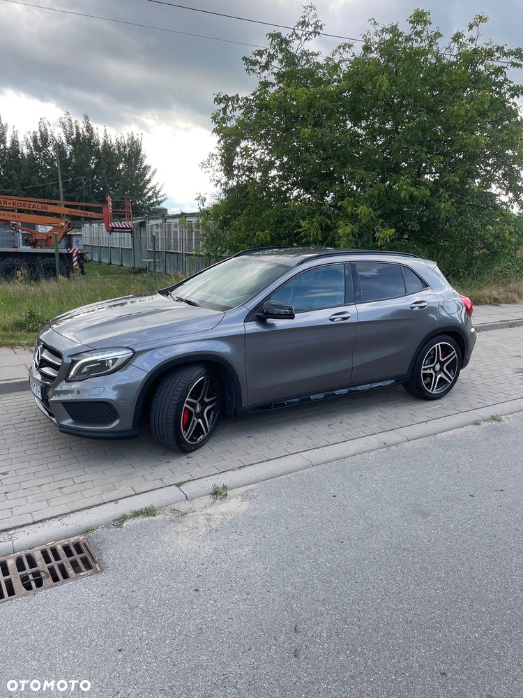 Mercedes-Benz GLA - 11
