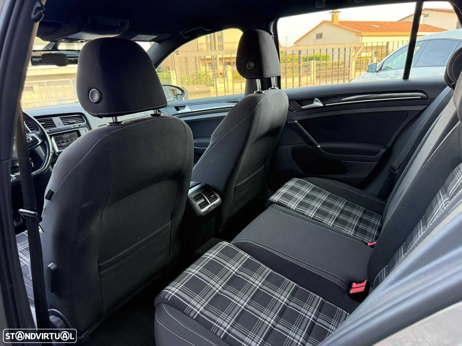 VW Golf 2.0 TDi GTD DSG - 17
