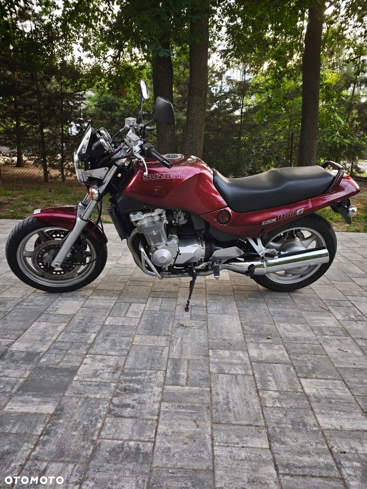 Suzuki GSX - 2