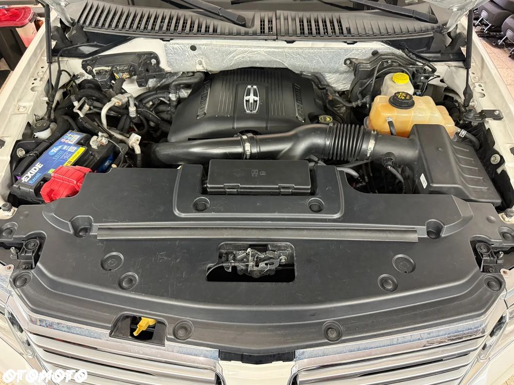 Lincoln Navigator - 17