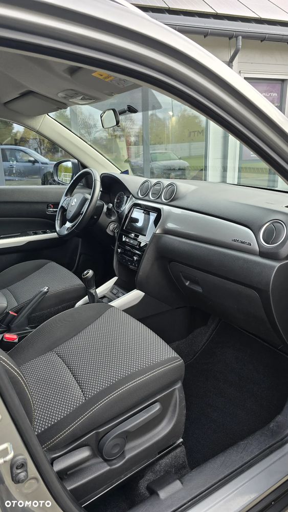 Suzuki Vitara 1.6 Premium 4WD - 10