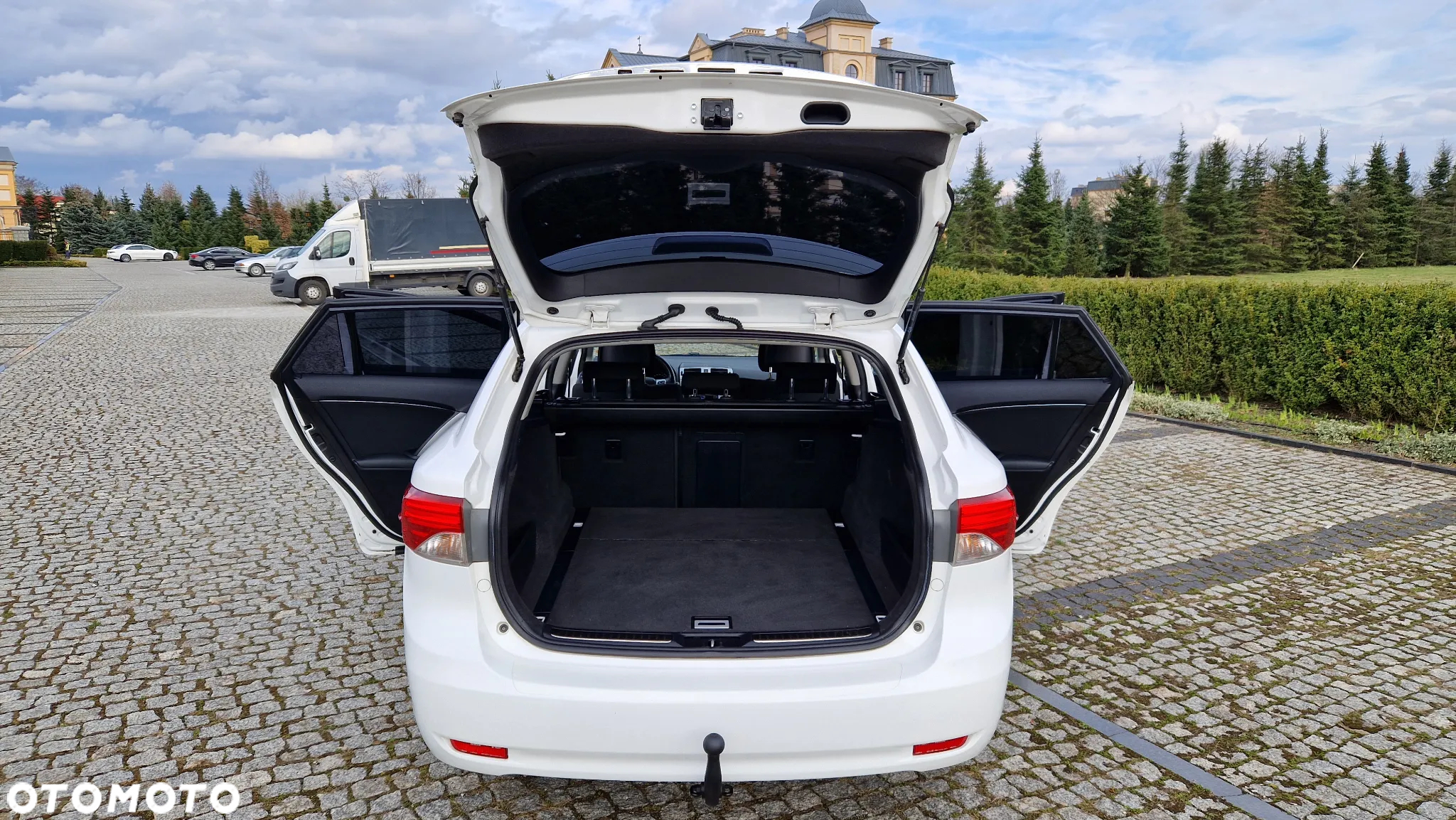Toyota Avensis 2.0 D-4D Premium - 31