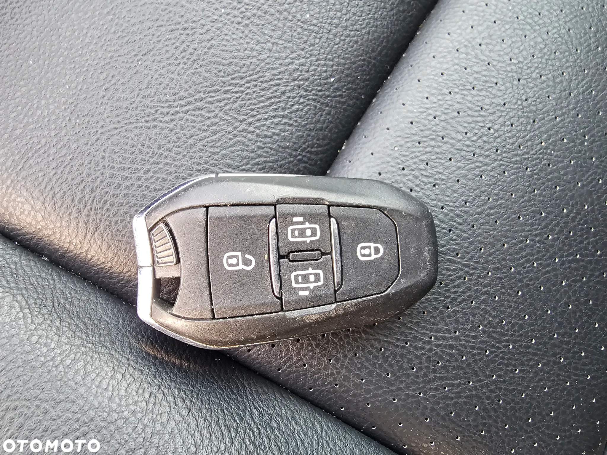 Peugeot Traveller 2.0 BlueHDi Long Business Vip - 22