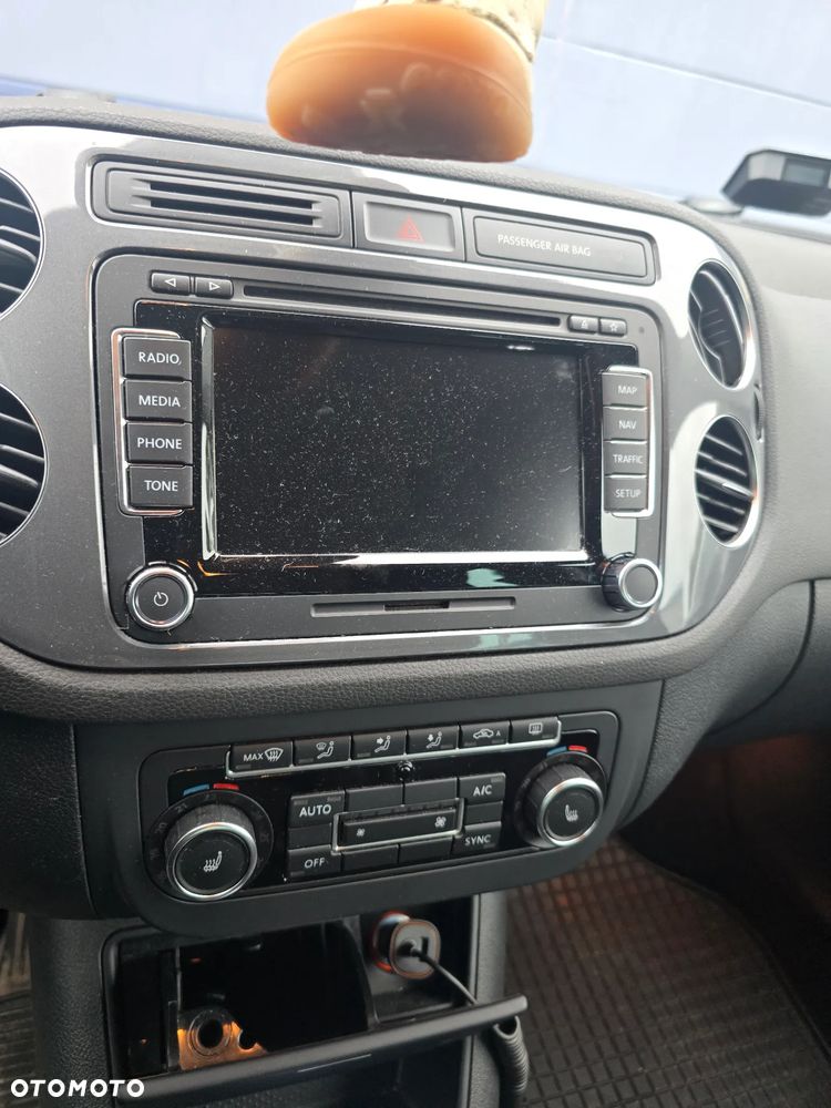 Volkswagen Tiguan 2.0 TDI DPF 4Motion BlueMotion Technology DSG Lounge Sport & Style - 9