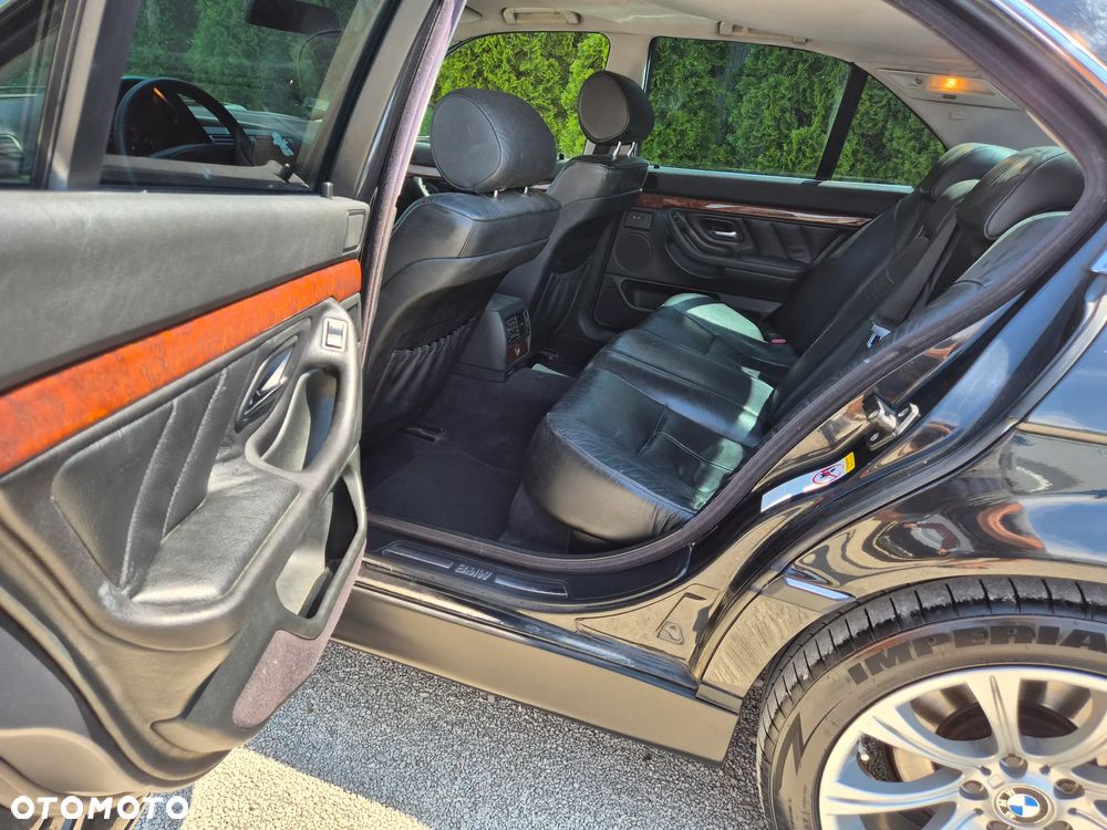 BMW Seria 7 - 10