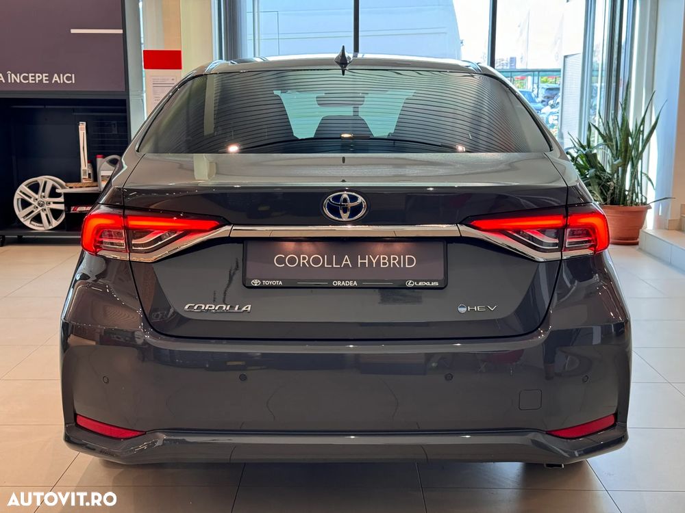 Toyota Corolla Sedan 1.8 HSD Dynamic - 6