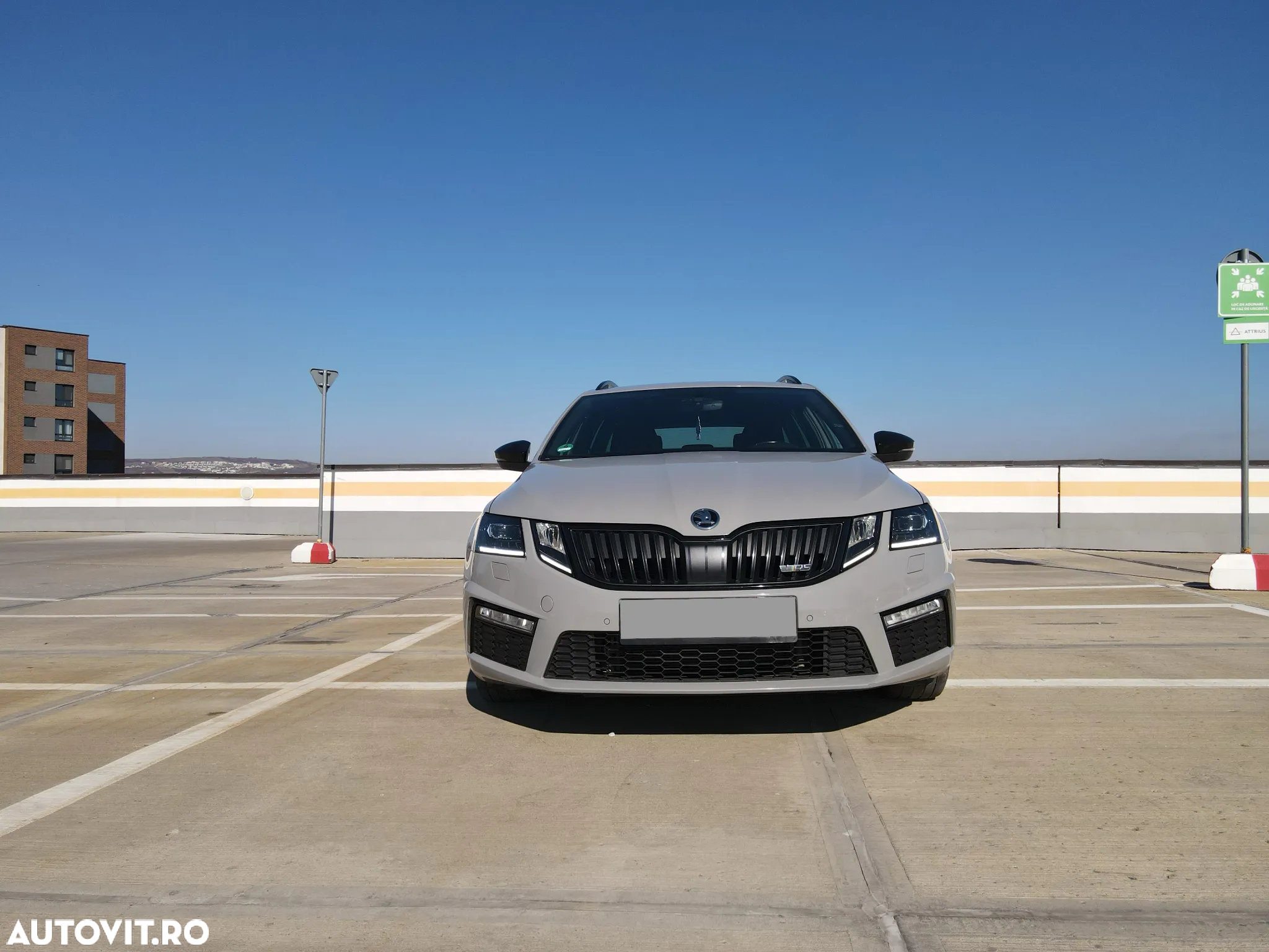 Skoda Octavia Combi 2.0 TDI 4x4 DSG RS - 12