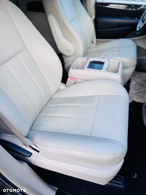 Chrysler Town & Country 3.6 Touring - 31