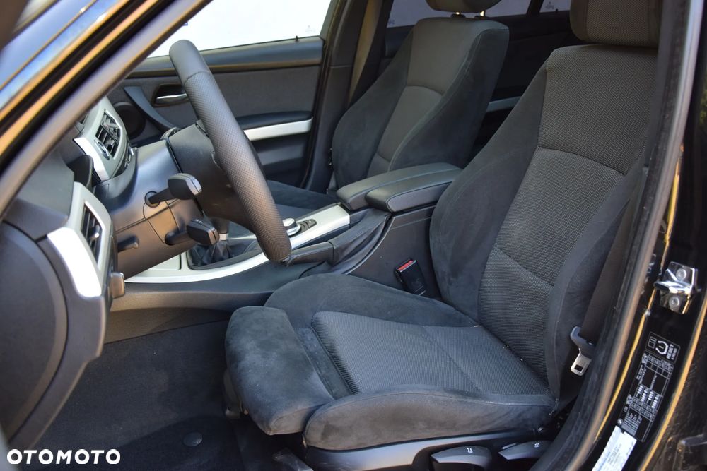 BMW Seria 3 318i - 21
