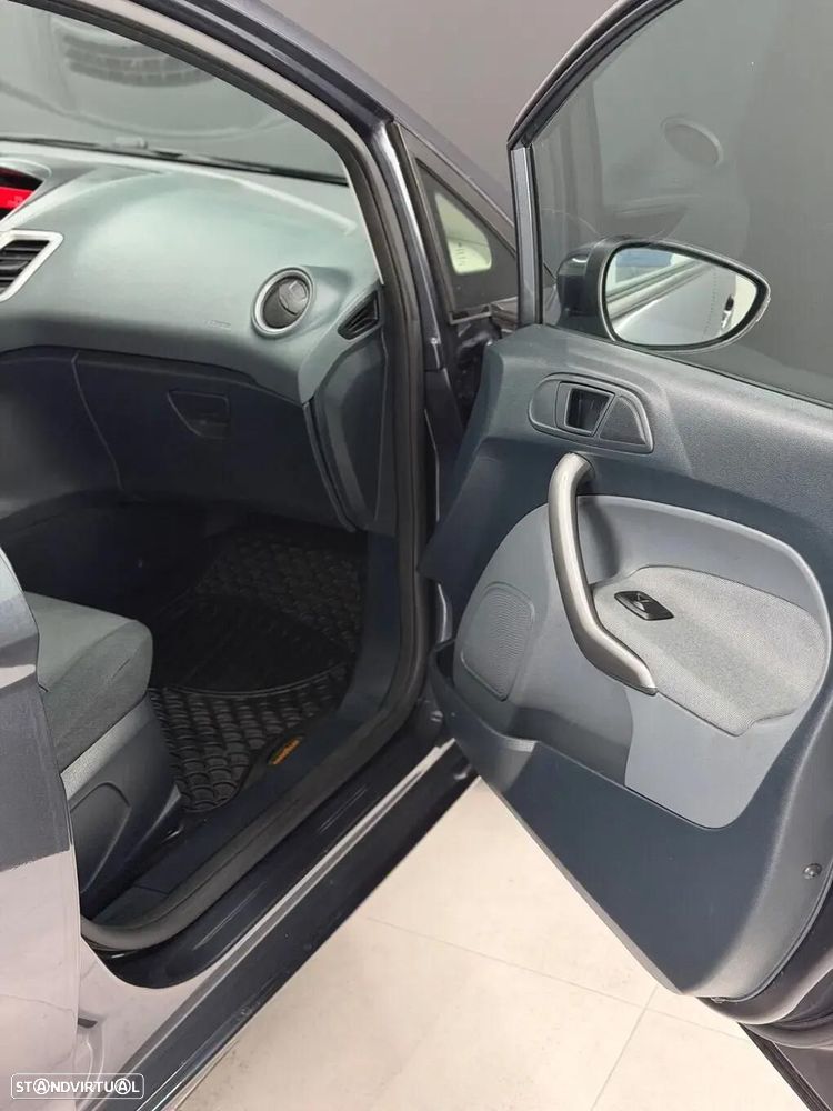 Ford Fiesta 1.25 Trend - 22