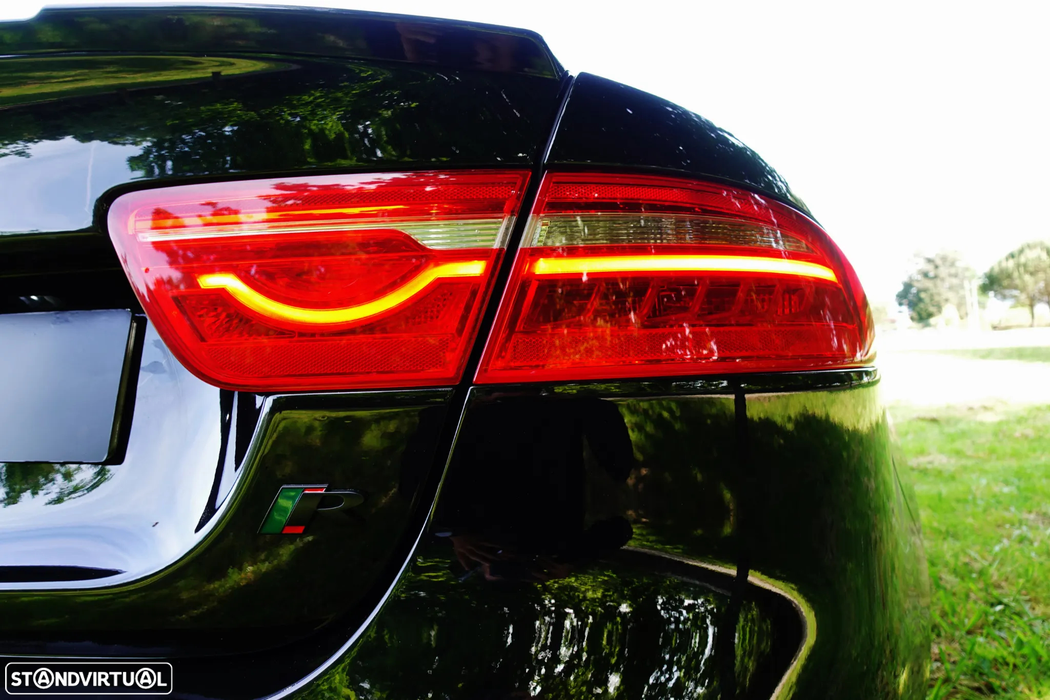 Jaguar XE 2.0 D R-Sport Aut. - 31