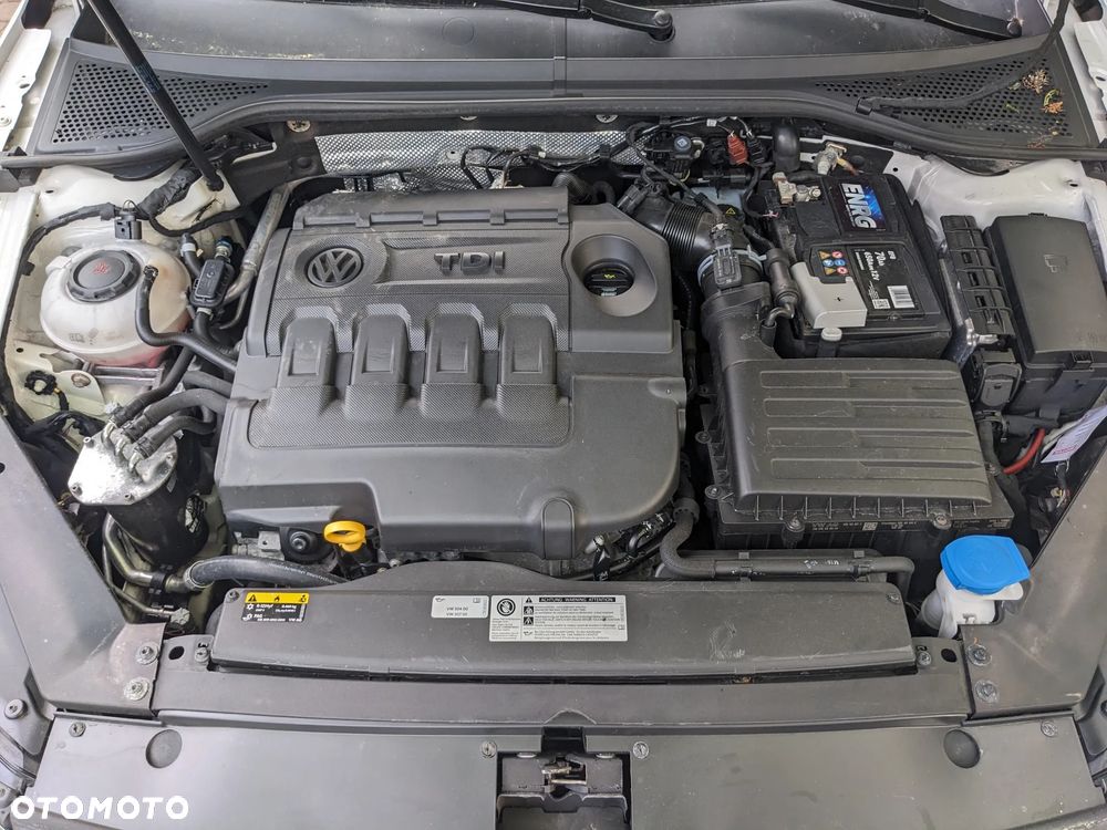 Volkswagen Passat 1.6 TDI BMT Comfortline - 13