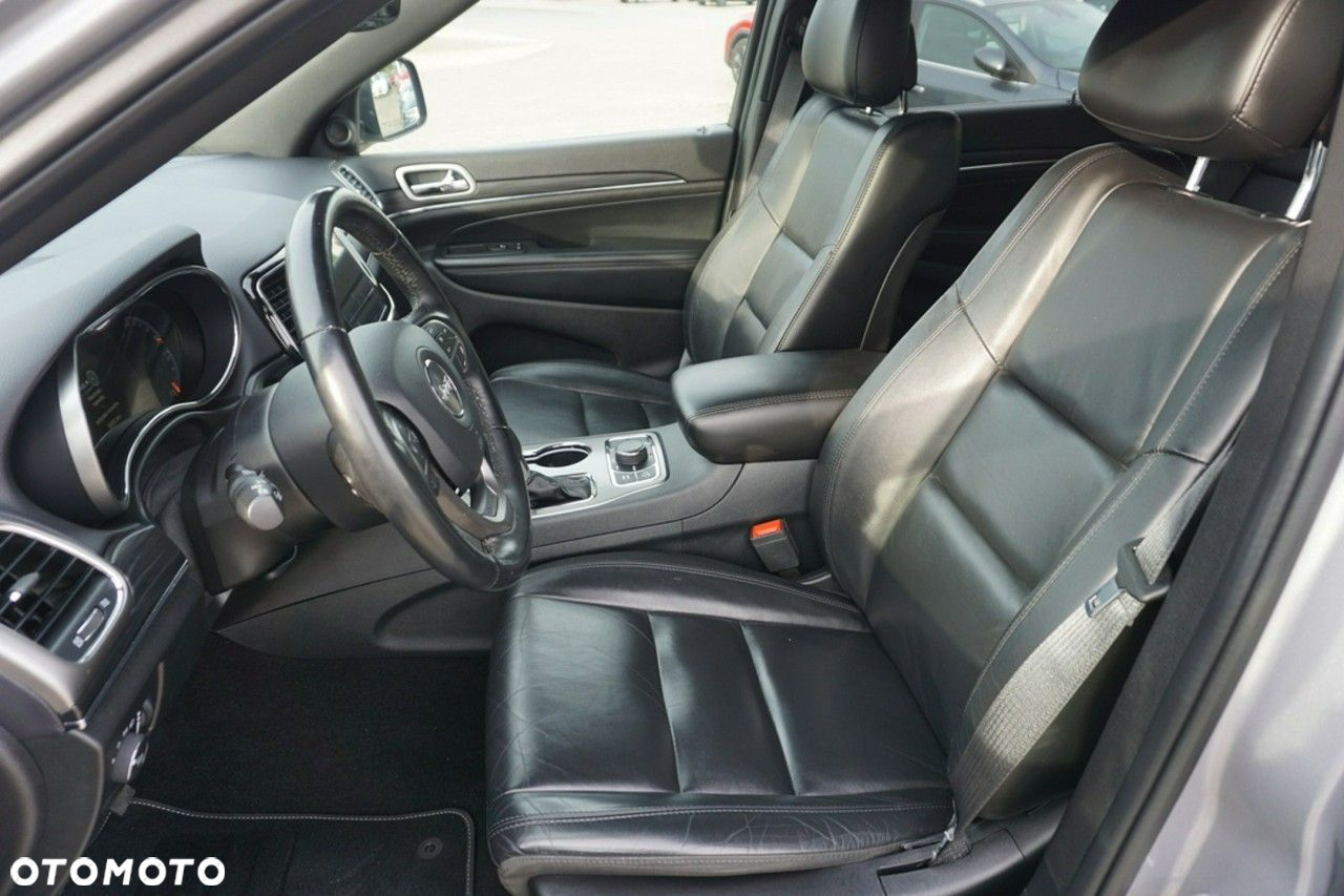 Jeep Grand Cherokee - 9