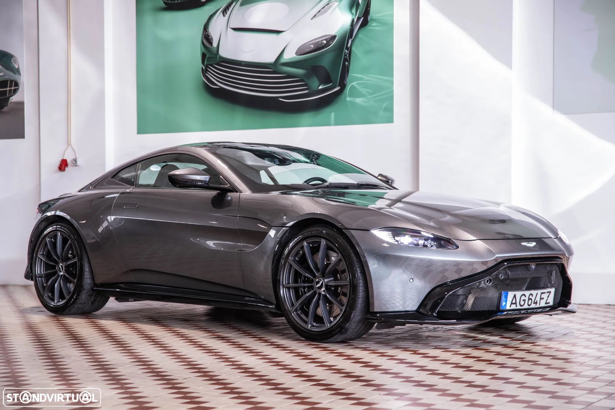 Aston Martin Vantage Coupe V8 - 1