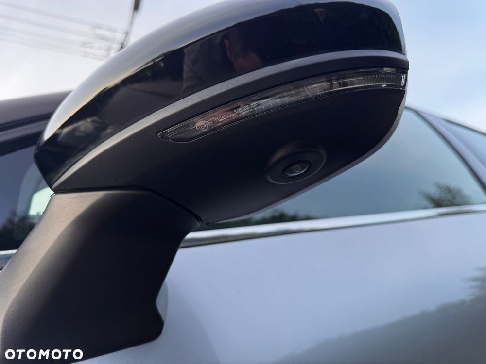 Renault Captur TCe Mild Hybrid 140 GPF TECHNO - 37