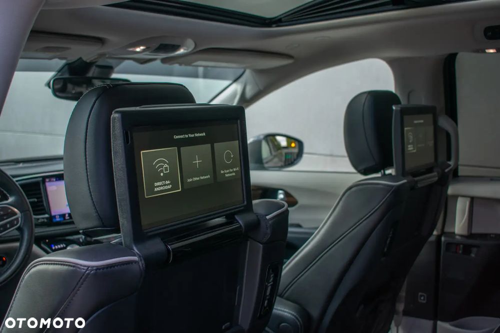 Chrysler Pacifica - 11