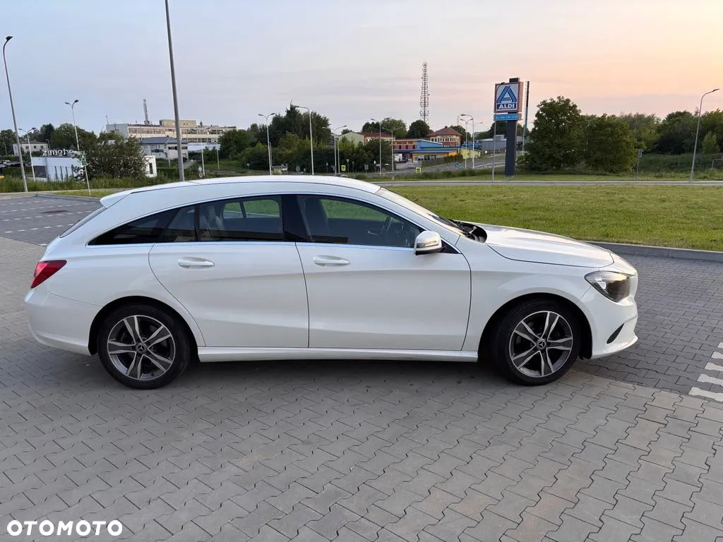 Mercedes-Benz CLA Shooting Brake 180 d - 3