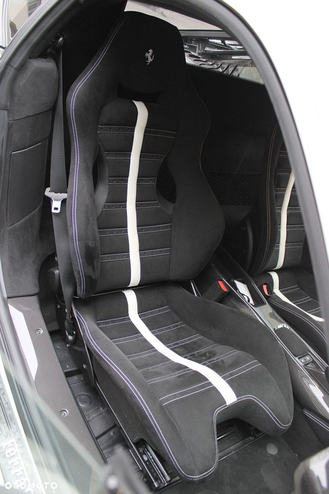 Ferrari 488 Pista - 19