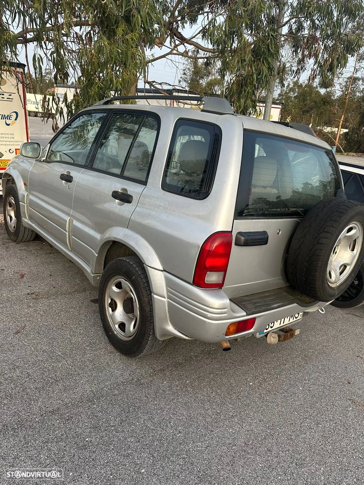Suzuki Grand Vitara Metal Top 2.0 TDi - 10