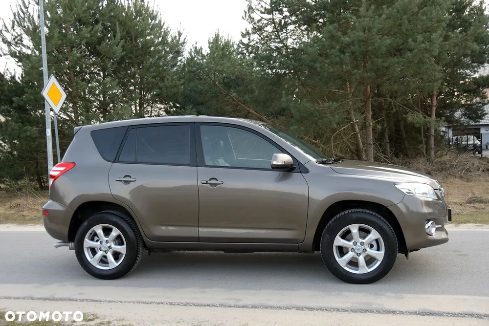 Toyota RAV4 - 9