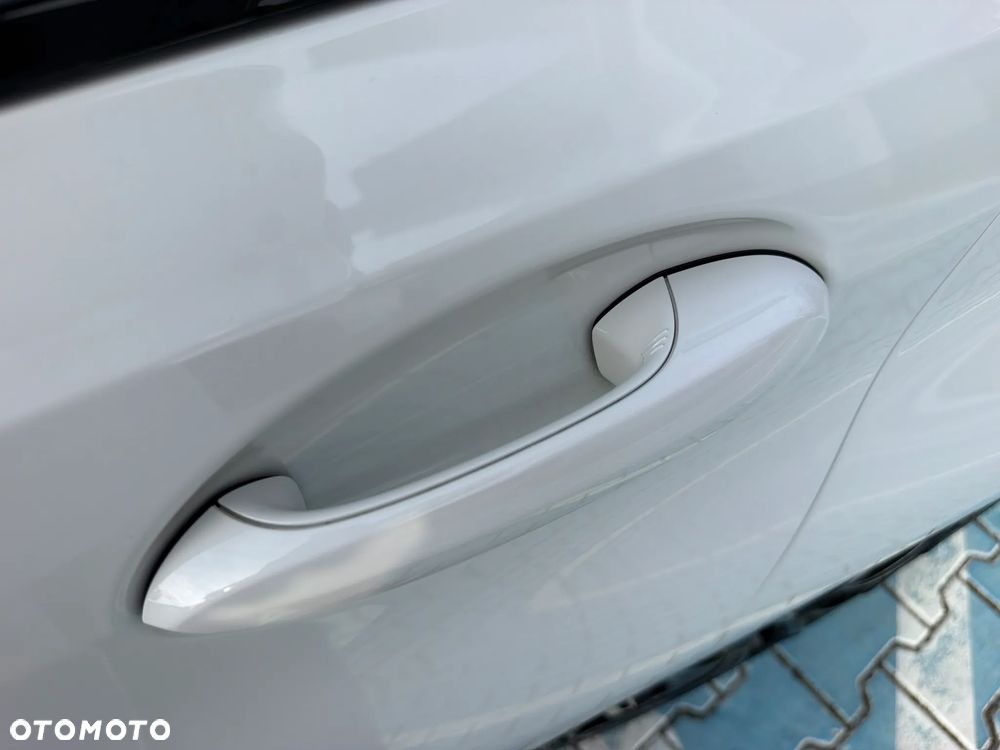 BMW Seria 3 330i Sport Line sport - 20