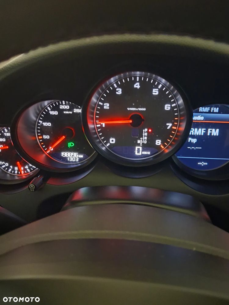 Porsche Cayenne - 11