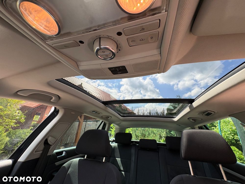 Volkswagen Golf 2.0 TDI DPF Highline - 9