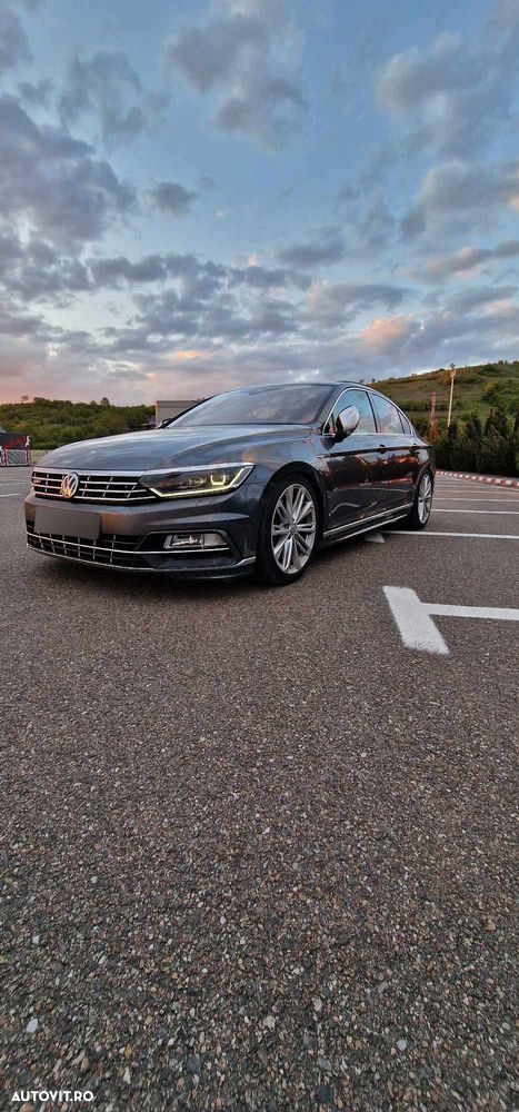 Volkswagen Passat - 12