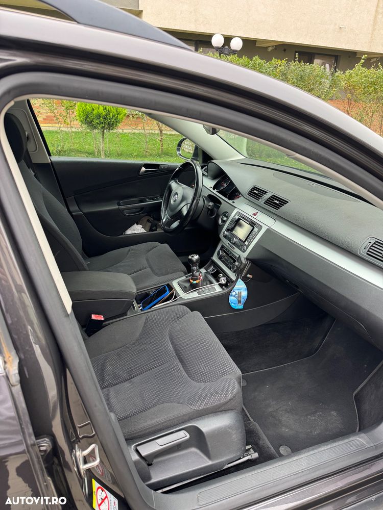 Volkswagen Passat - 8