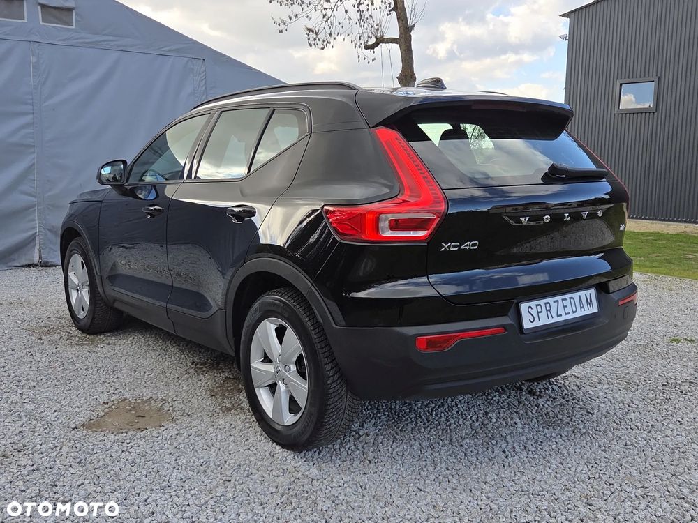 Volvo XC 40 T2 Momentum - 31