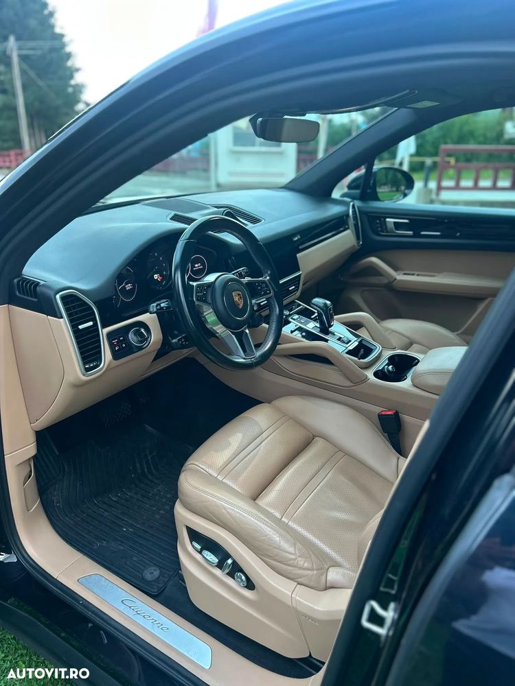 Porsche Cayenne - 11