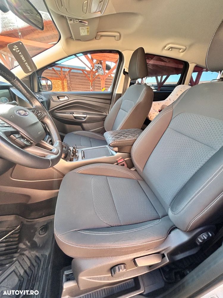 Ford Kuga 2.0 TDCi 4WD Powershift ST-Line - 9