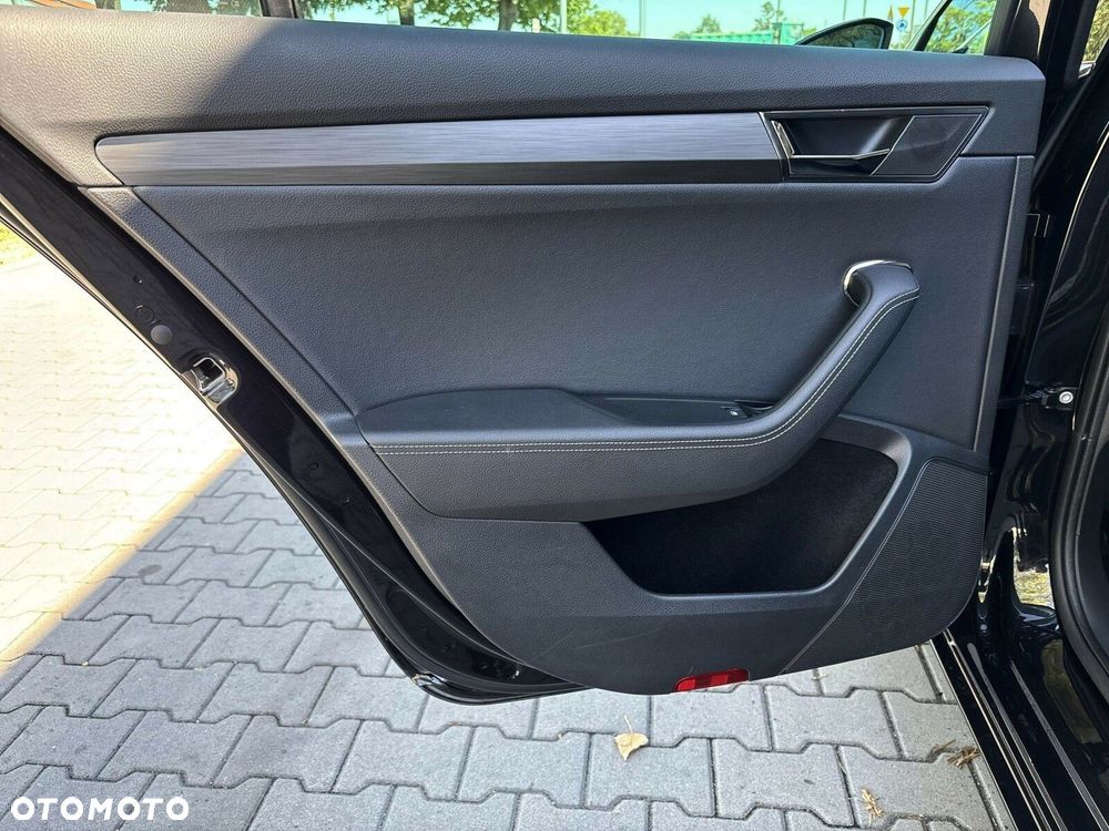 Skoda Superb 2.0 TDI SCR Style DSG - 14