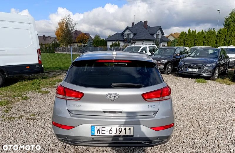 Hyundai i30 1.5 DPI Smart - 10