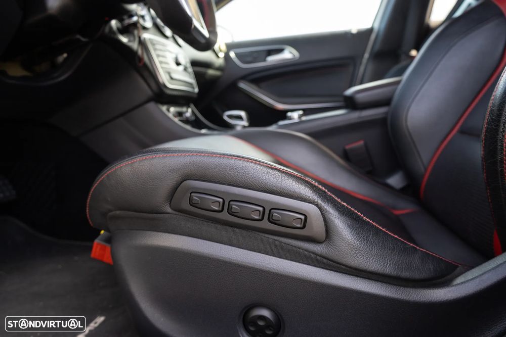 Mercedes-Benz A 45 AMG 4-Matic - 27