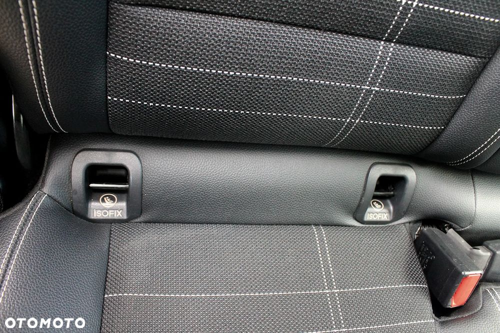 Mercedes-Benz GLA 200 (CDI) d 7G-DCT Urban - 18