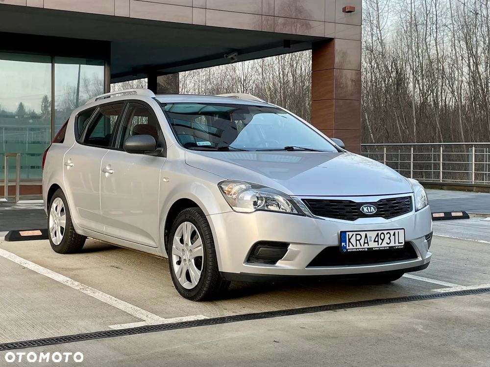 Kia Ceed - 9
