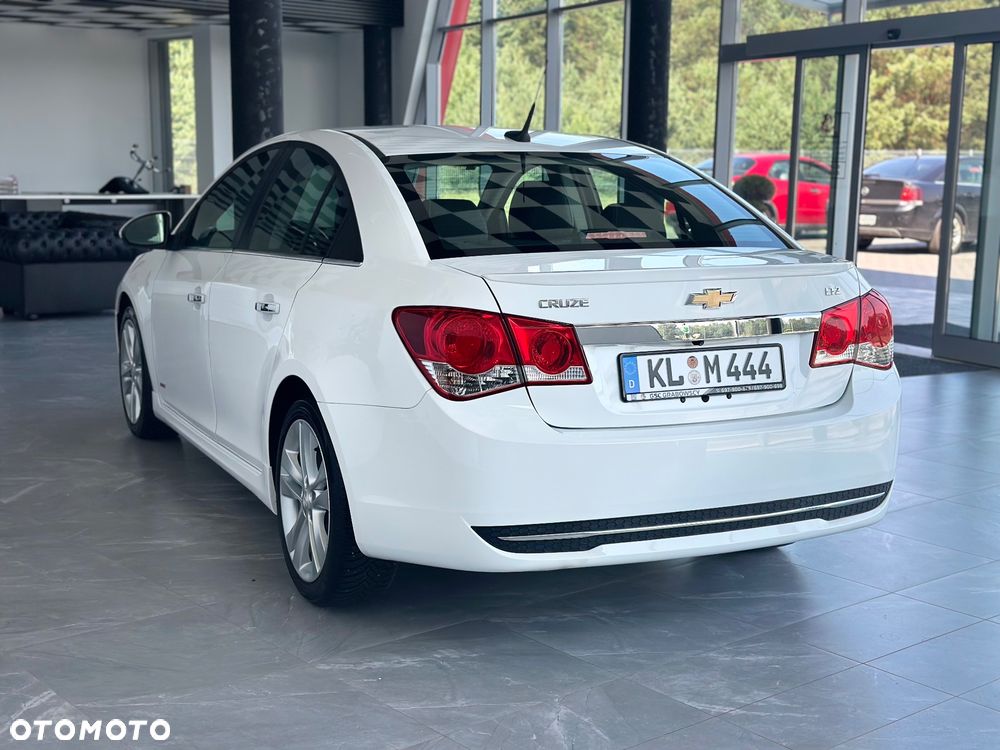 Chevrolet Cruze - 12