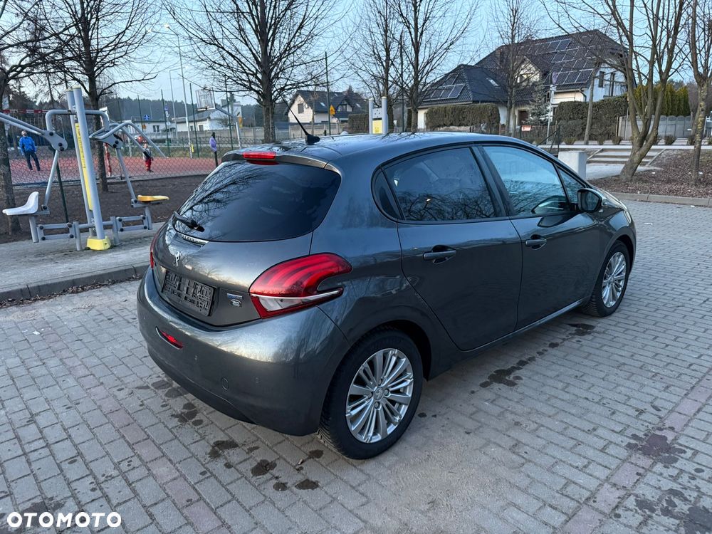 Peugeot 208 1.2 PureTech Style - 3