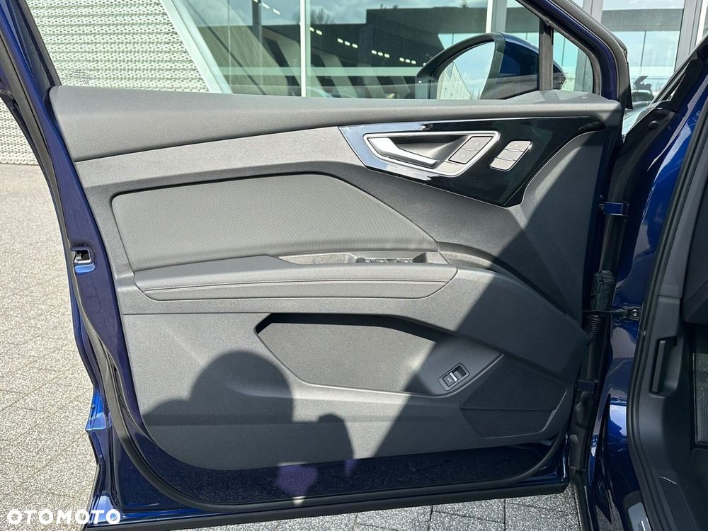 Audi Q4 Sportback e-tron - 11