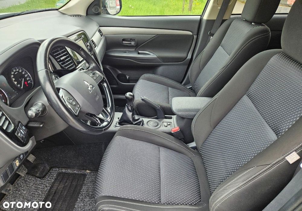 Mitsubishi Outlander - 23