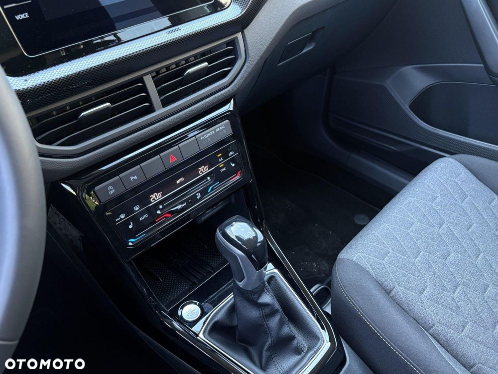 Volkswagen T-Cross - 26