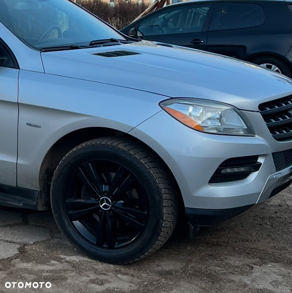 Mercedes-Benz ML 350 4MATIC (BlueEFFICIENCY) 7G-TRONIC - 26