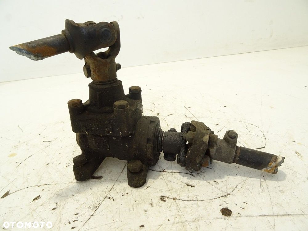 PRZEKŁADNIA KIEROWNICZA KĄTOWA  RENAULT TRUCKS TRACER 1991 - 2001 R 332 A 9839 cmᶟ 186KW (253KM) - 3