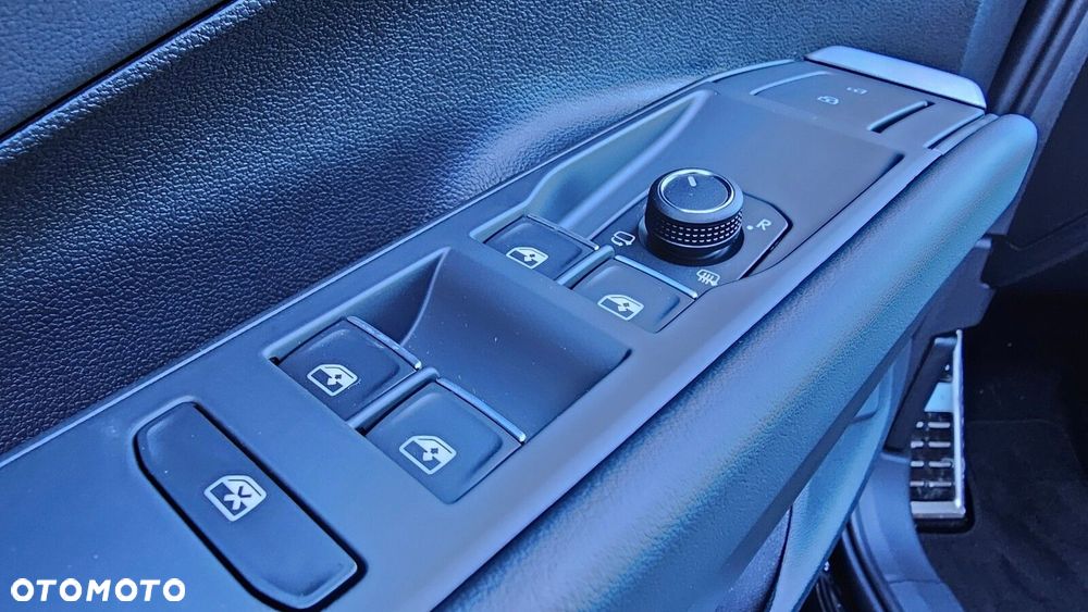 Volkswagen T-Roc - 33